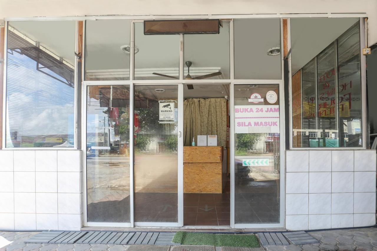 Oyo 90321 Hotel Bajet Sri Manal Tanah Merah  Esterno foto