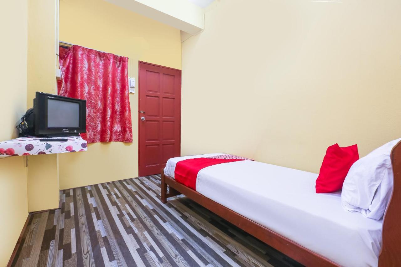 Oyo 90321 Hotel Bajet Sri Manal Tanah Merah  Esterno foto