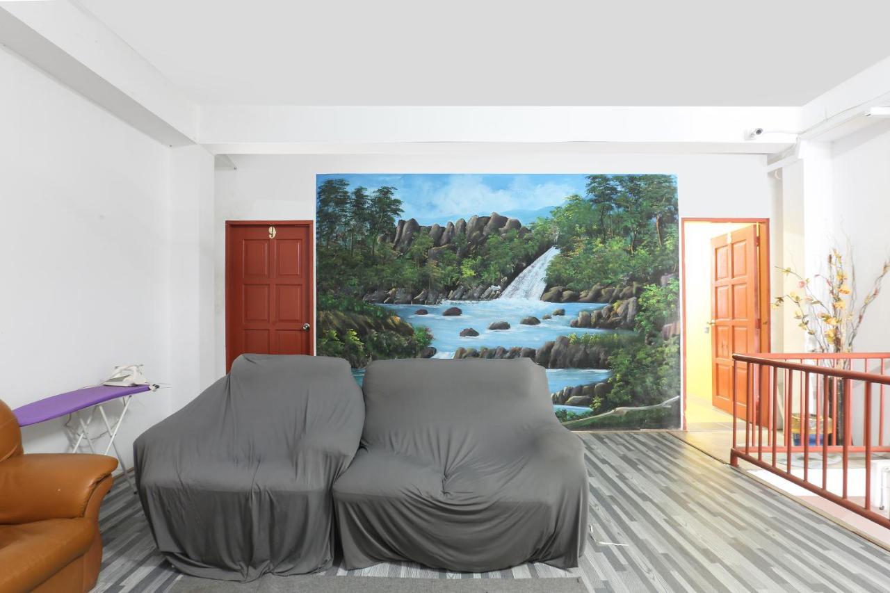 Oyo 90321 Hotel Bajet Sri Manal Tanah Merah  Esterno foto