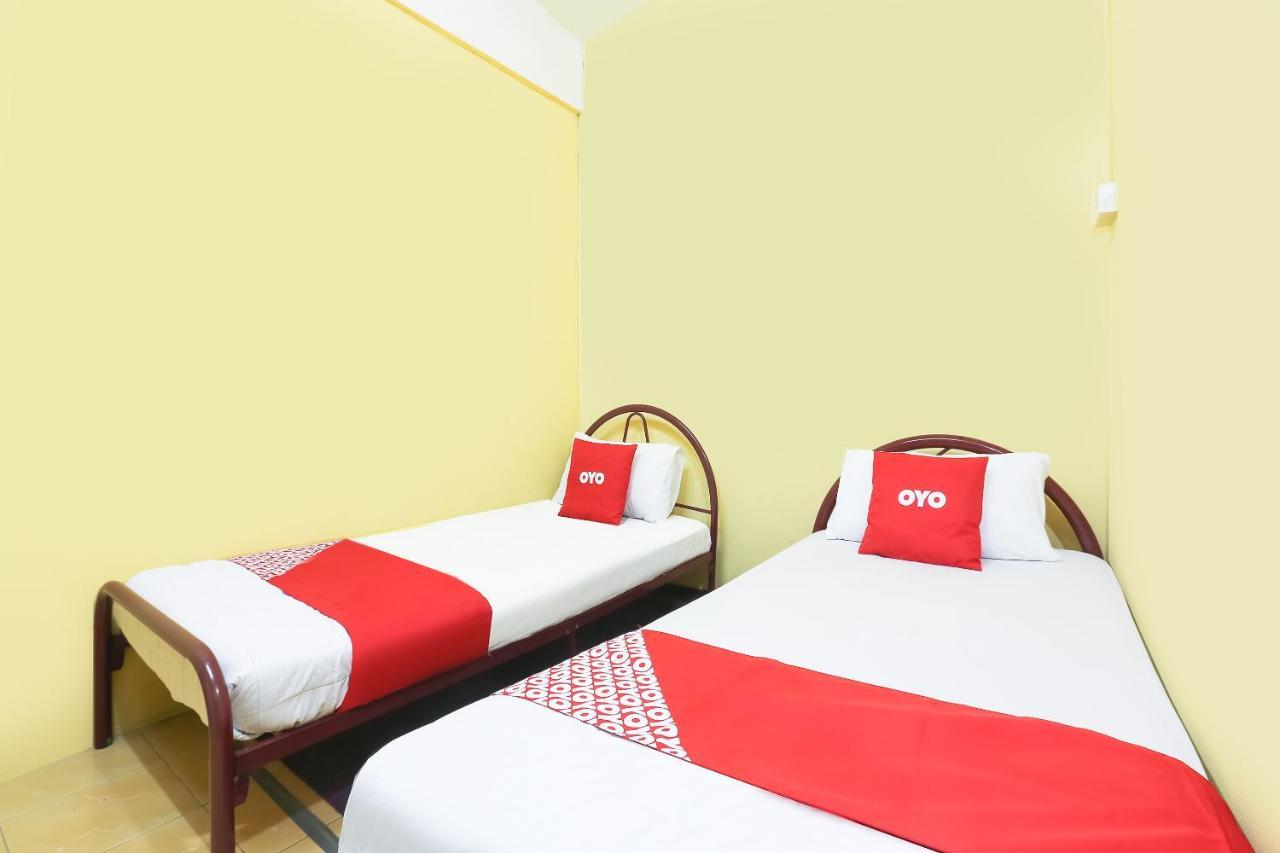 Oyo 90321 Hotel Bajet Sri Manal Tanah Merah  Esterno foto