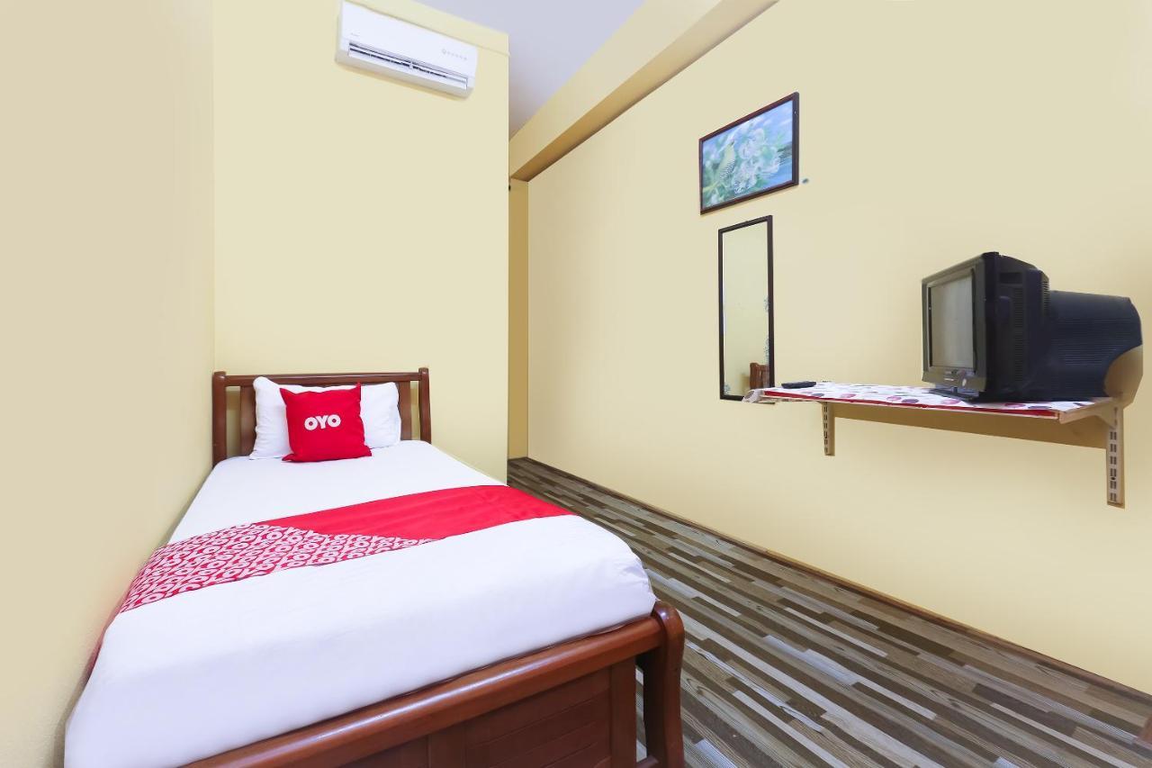 Oyo 90321 Hotel Bajet Sri Manal Tanah Merah  Esterno foto
