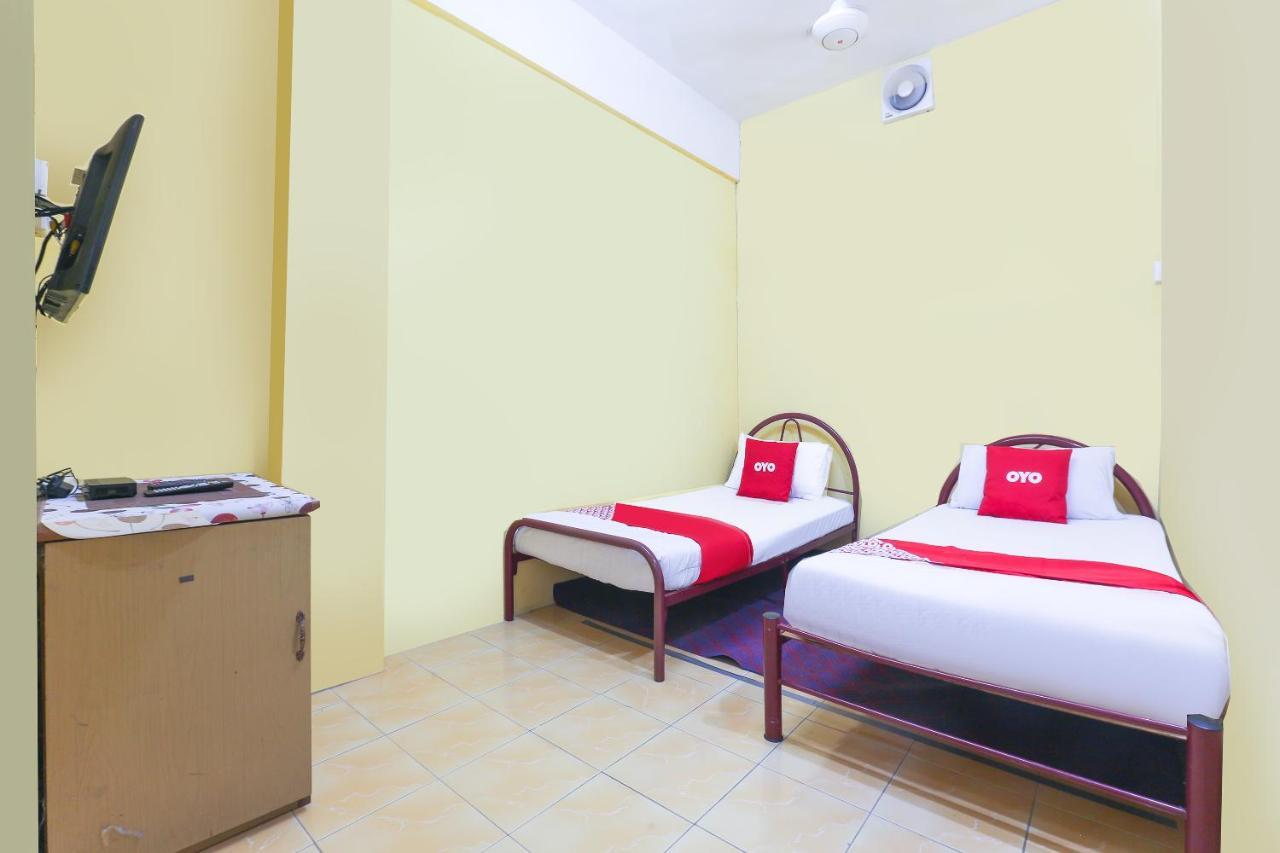 Oyo 90321 Hotel Bajet Sri Manal Tanah Merah  Esterno foto