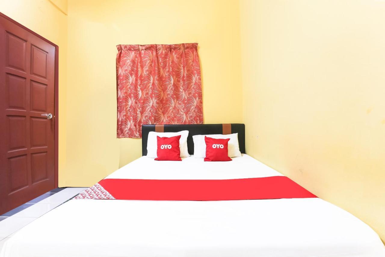 Oyo 90321 Hotel Bajet Sri Manal Tanah Merah  Esterno foto