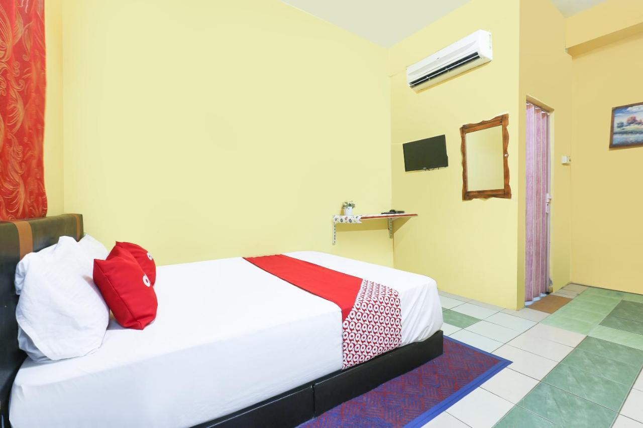 Oyo 90321 Hotel Bajet Sri Manal Tanah Merah  Esterno foto